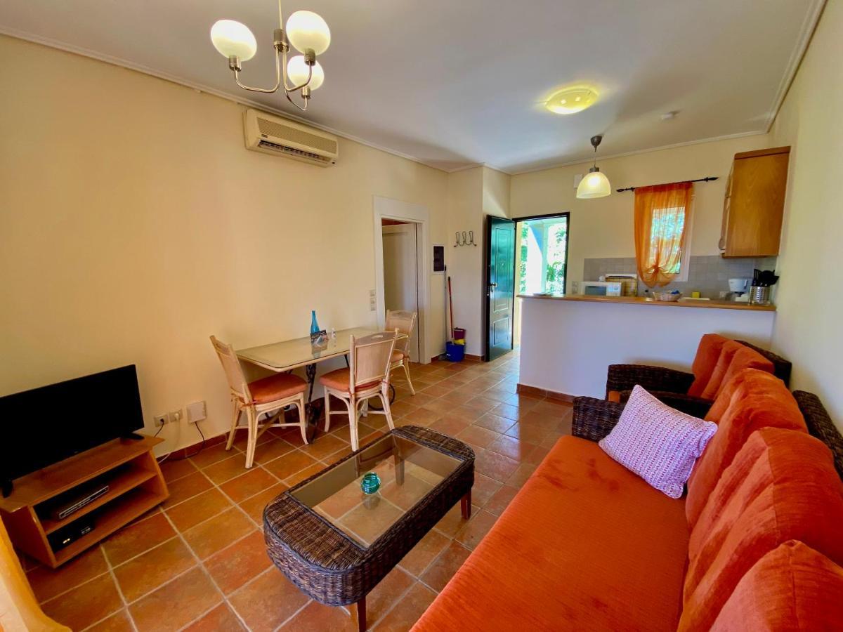 La Riviera Barbati Seaside Apartments & Villas Экстерьер фото